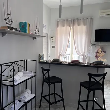 La Casa Di Ale 69 Apartment Naples Exterior photo